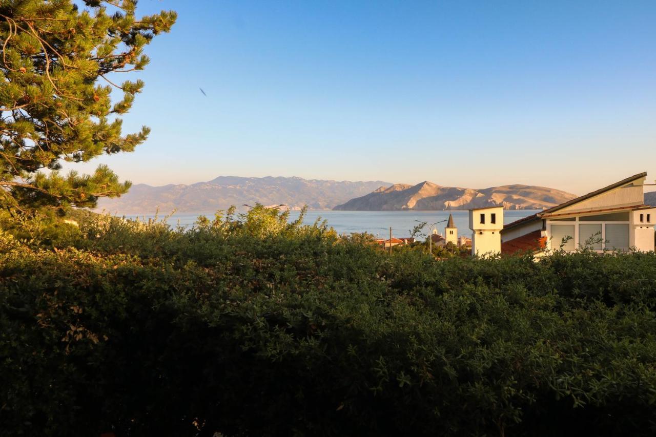 Apartments Blue And Green With Balcony Baška Kültér fotó