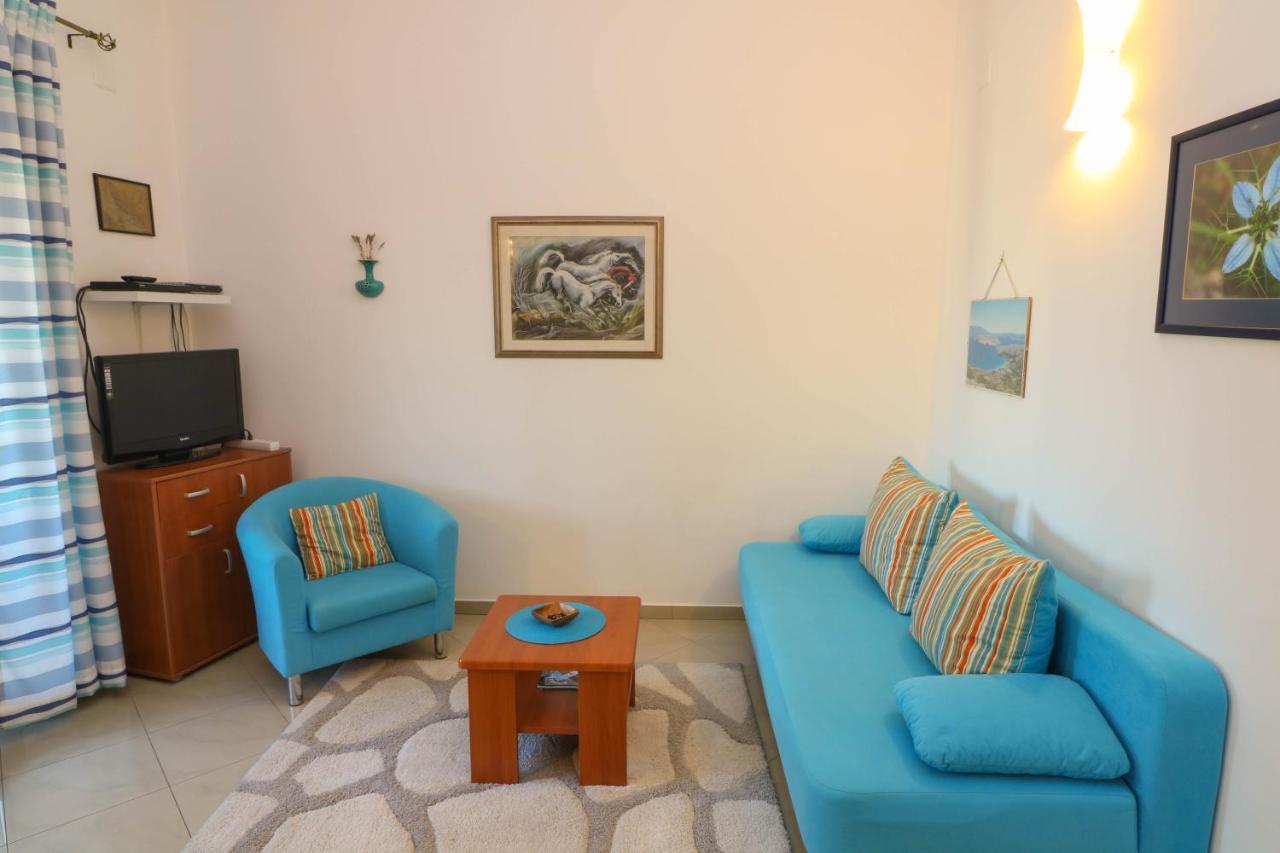 Apartments Blue And Green With Balcony Baška Kültér fotó